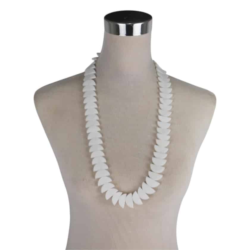 NECKLACE RESIN HALF MOON