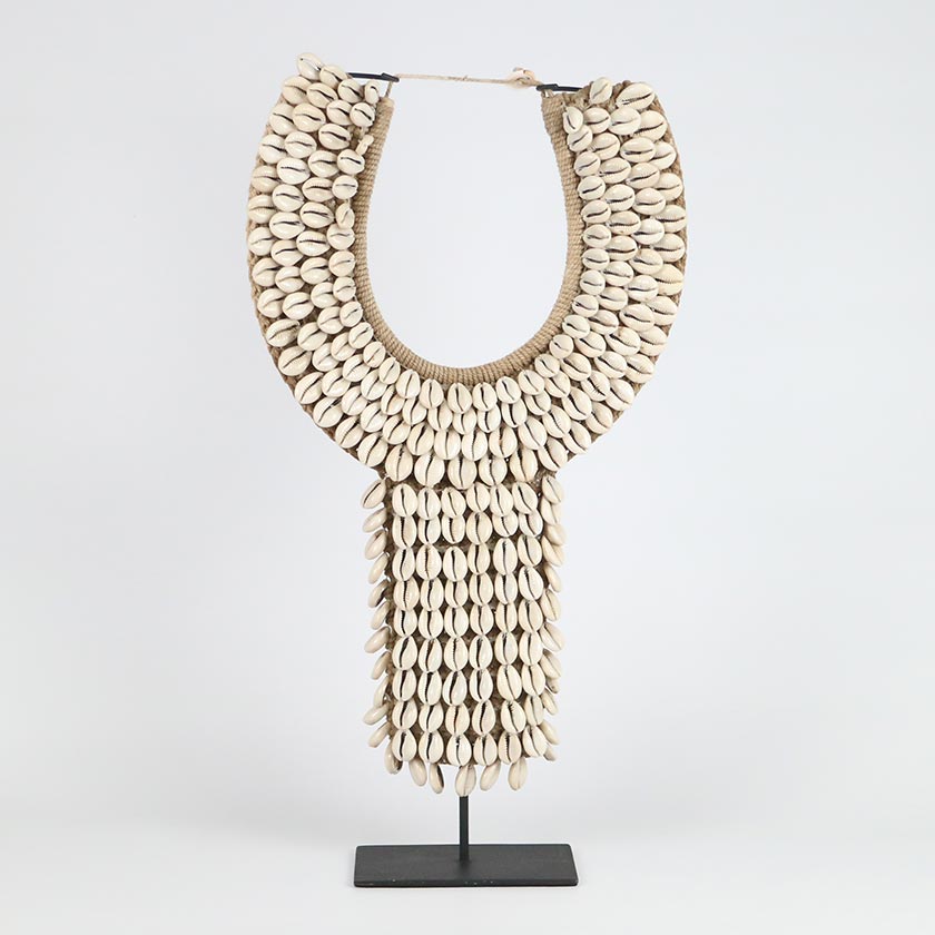 NECKLACE SHELL COWREY T-SHAPE ANTIQUE