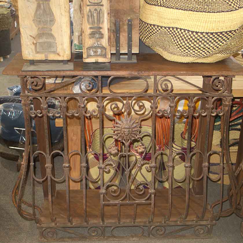 IRON CONSOLE TABLE NO MARBLE