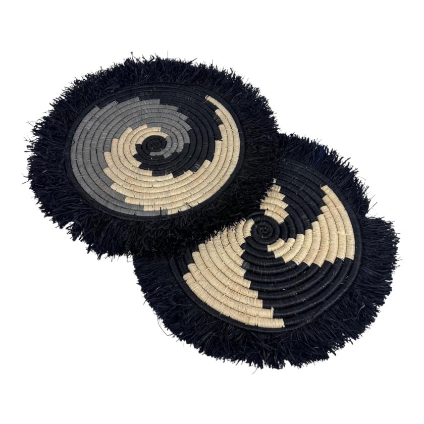 RAFFIA FRINGED WALL HANGING DISKS