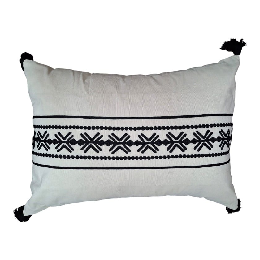CUSHION BLACK EMBROIDERED & TASSLE WITH INNER